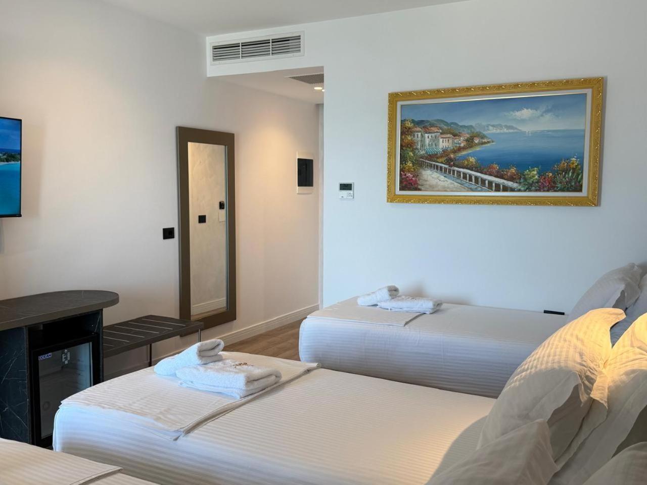 The Queen'S Lion Premium Hotel Саранде Екстериор снимка