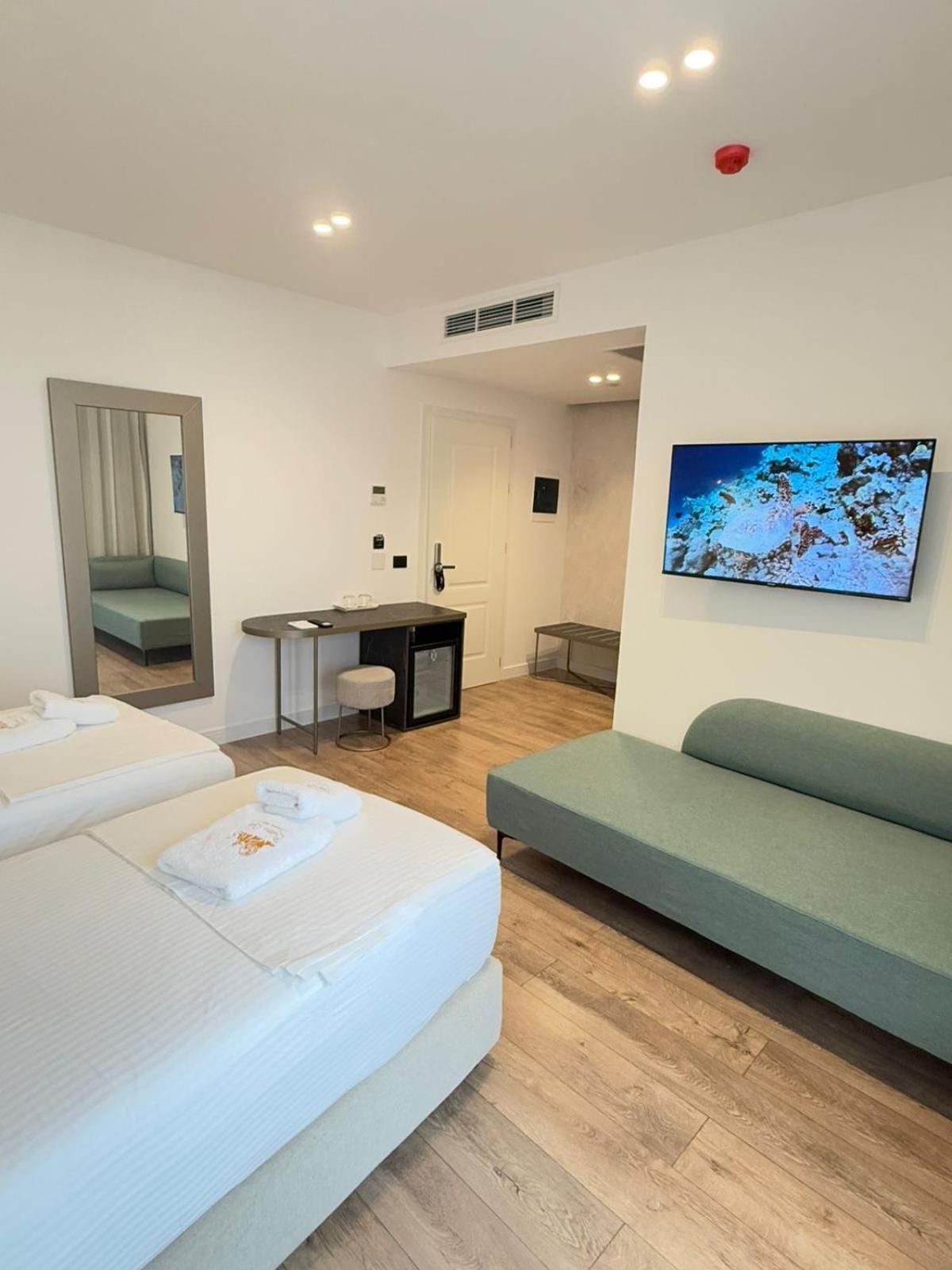 The Queen'S Lion Premium Hotel Саранде Екстериор снимка