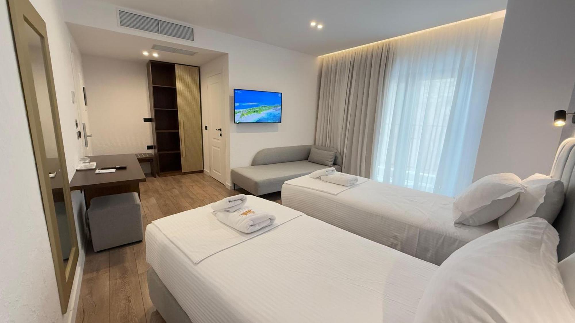 The Queen'S Lion Premium Hotel Саранде Екстериор снимка