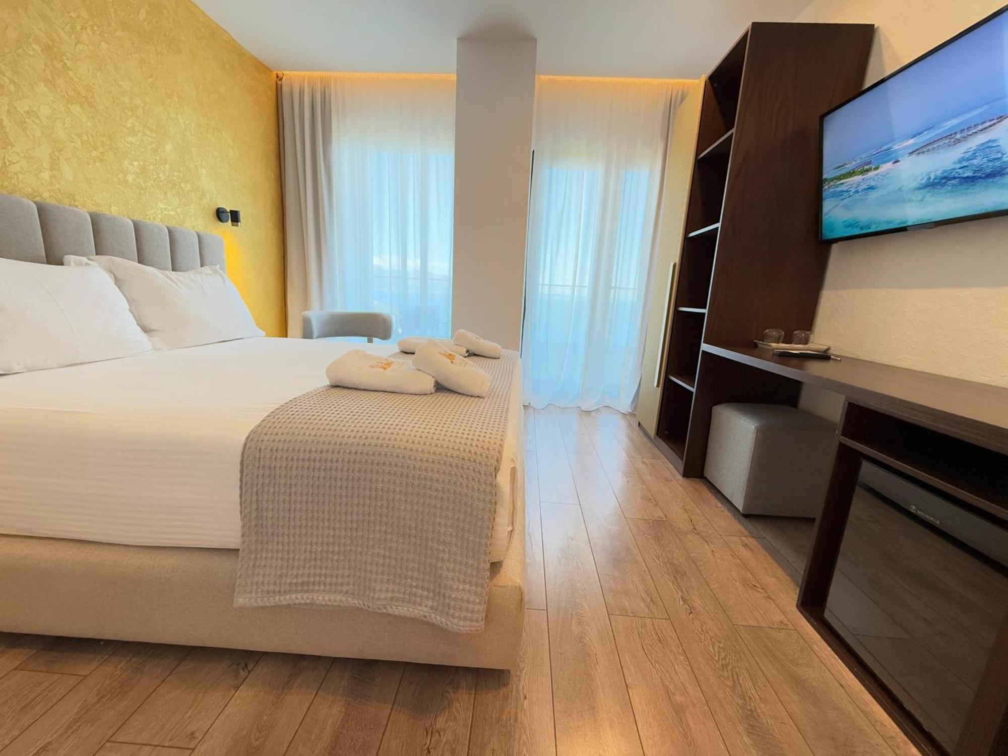 The Queen'S Lion Premium Hotel Саранде Екстериор снимка