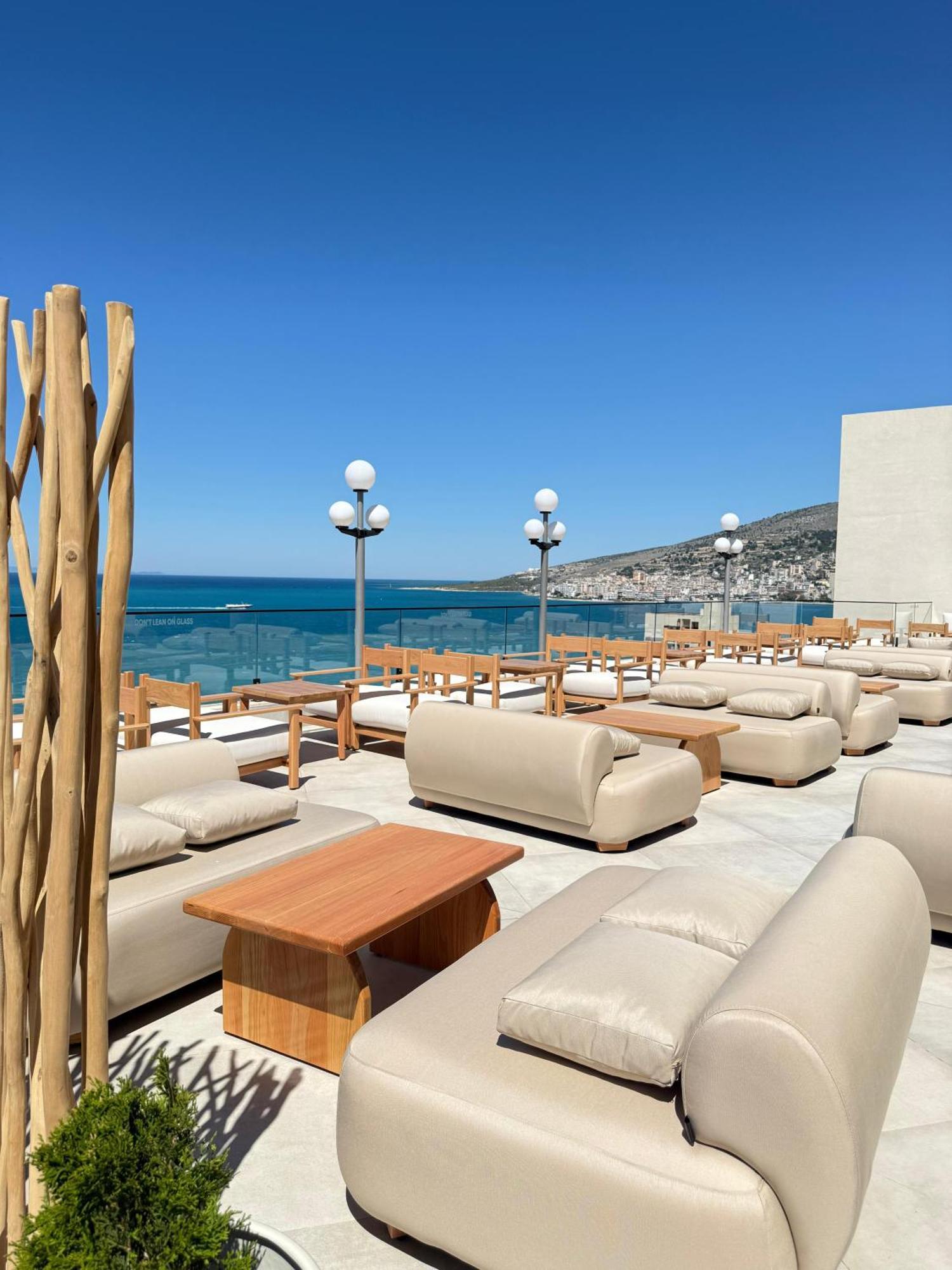 The Queen'S Lion Premium Hotel Саранде Екстериор снимка